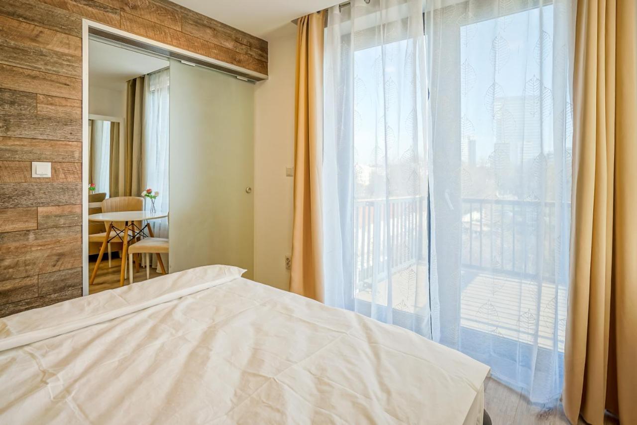 בוקרשט Bright Apartments Moments Away From Herastrau Park, Mall And Metro מראה חיצוני תמונה