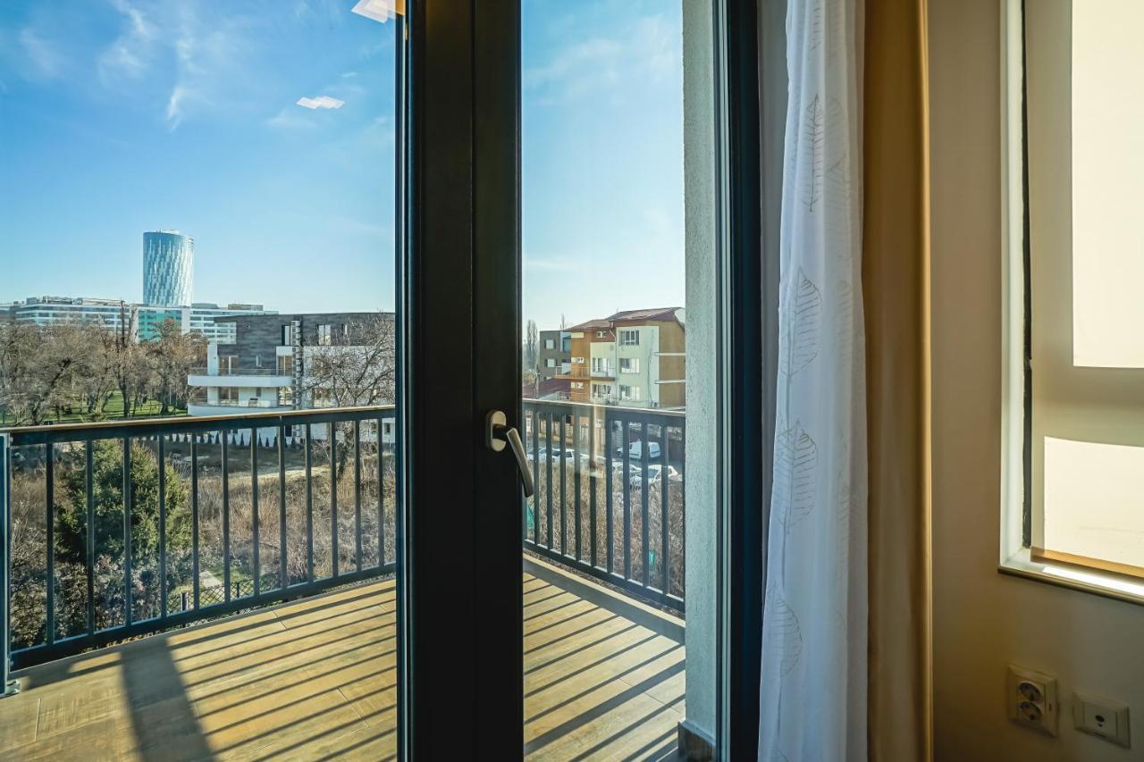 בוקרשט Bright Apartments Moments Away From Herastrau Park, Mall And Metro מראה חיצוני תמונה