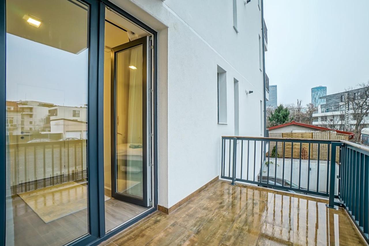 בוקרשט Bright Apartments Moments Away From Herastrau Park, Mall And Metro מראה חיצוני תמונה