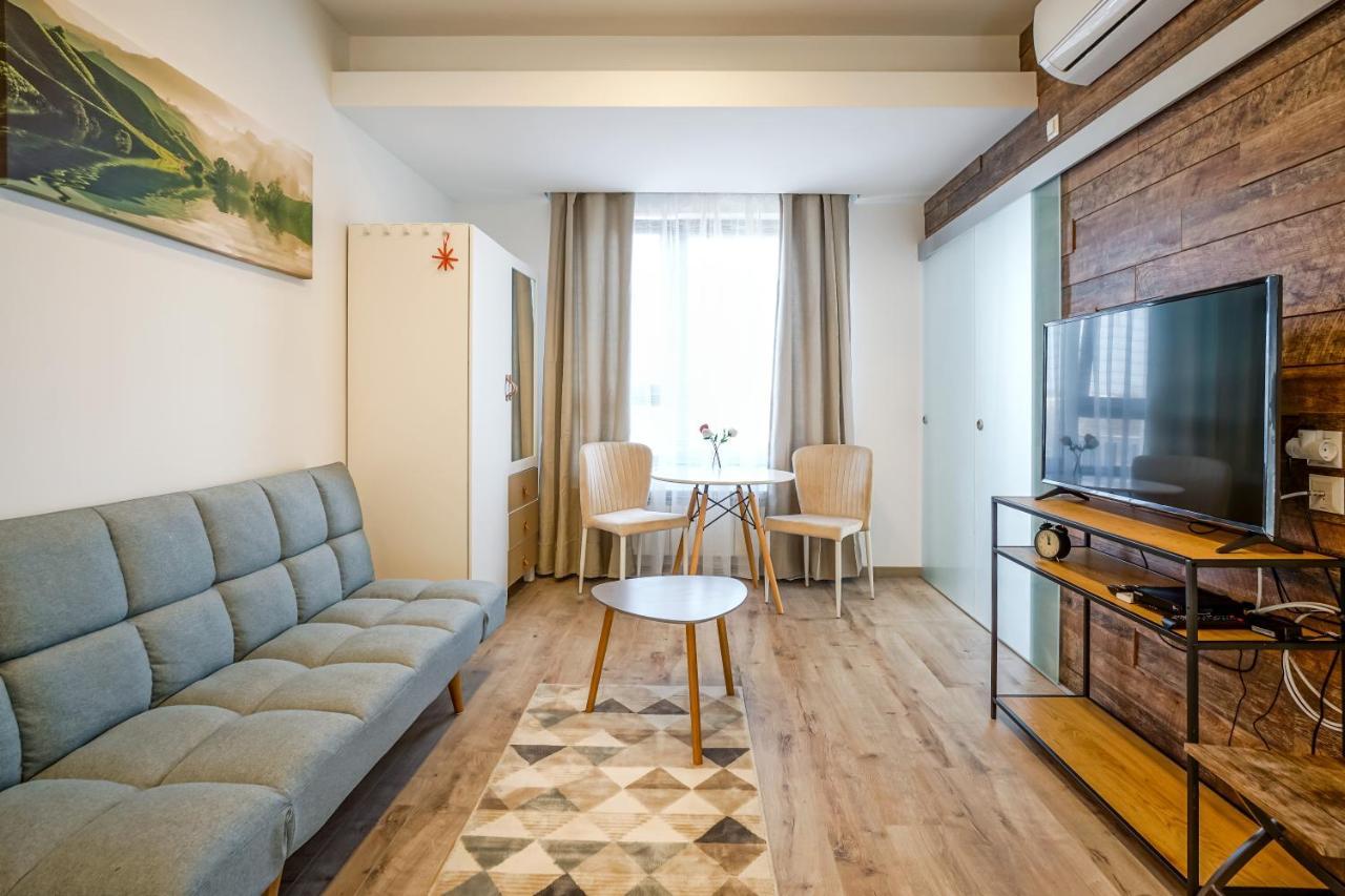בוקרשט Bright Apartments Moments Away From Herastrau Park, Mall And Metro מראה חיצוני תמונה